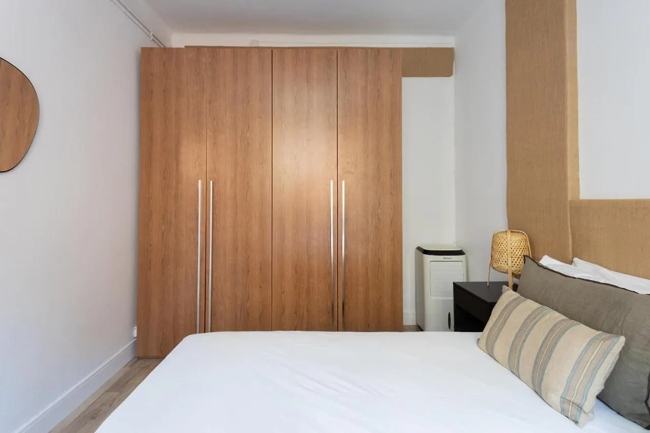 Stylish 3 Bedroom Apartment 바르셀로나 0*,  스페인