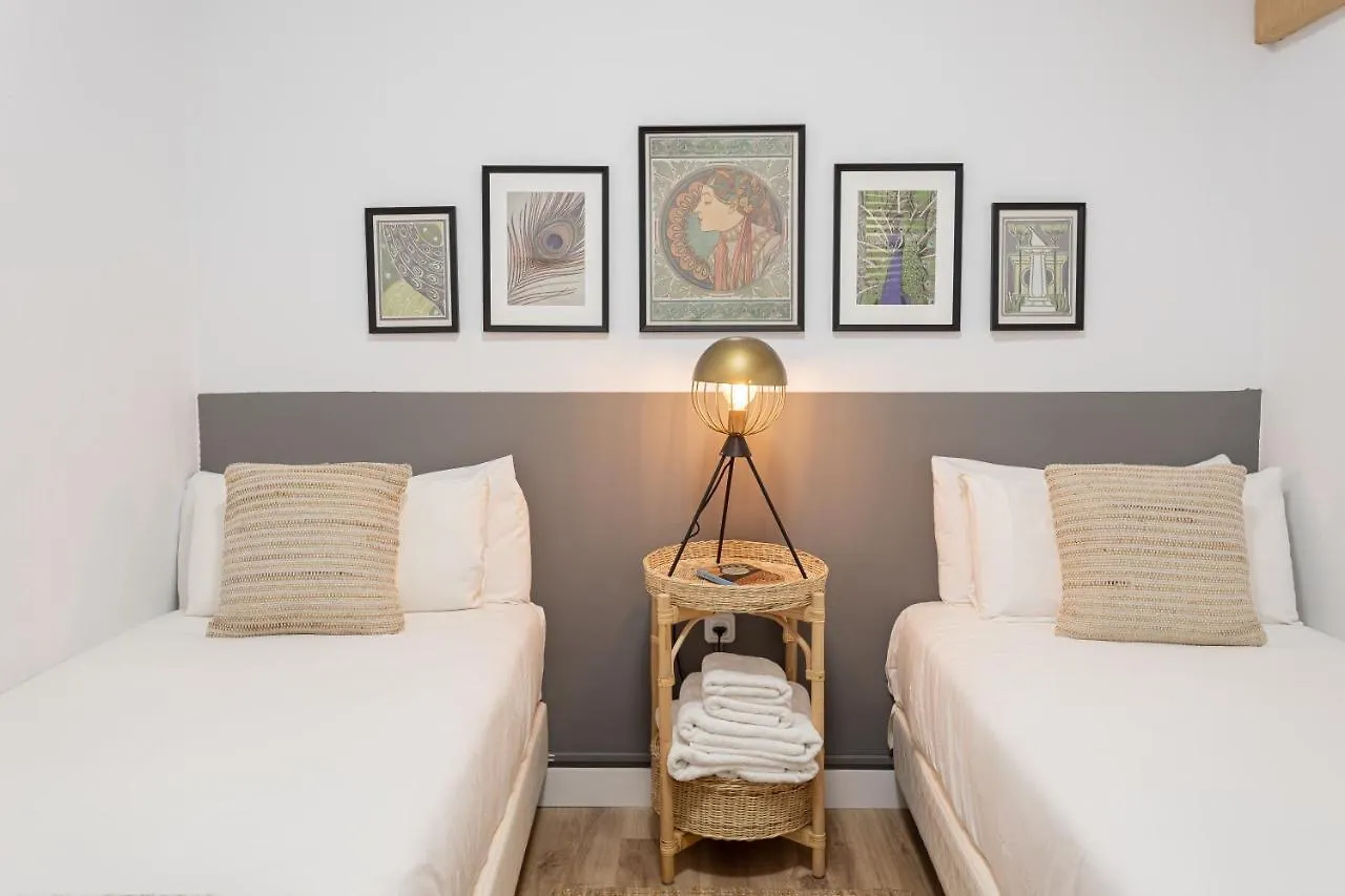Stylish 3 Bedroom Apartment 바르셀로나