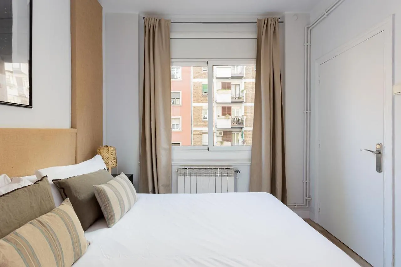 Stylish 3 Bedroom Apartment 바르셀로나